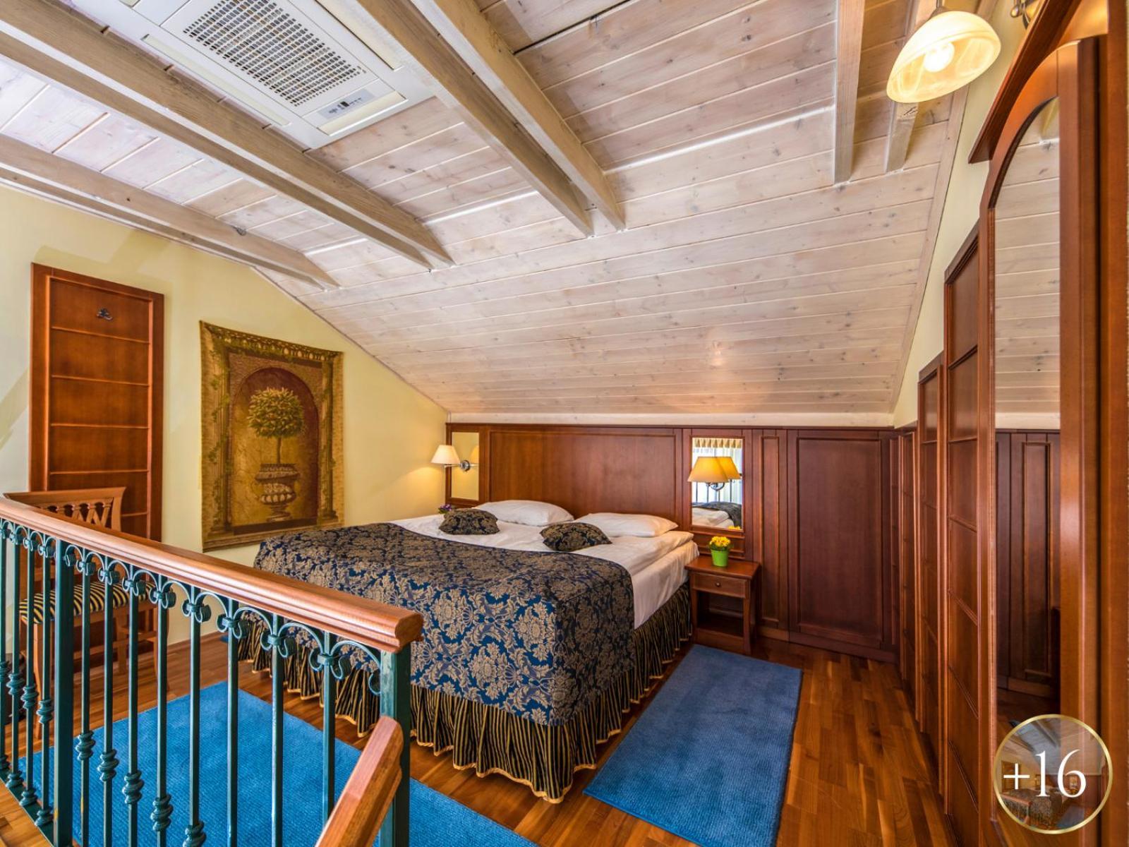 Szarvaskút Hotel Zirc Zewnętrze zdjęcie